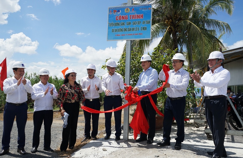 Petrovietnam thực hiện an sinh xã hội và phát động trồng cây tại TP Cần Thơ
